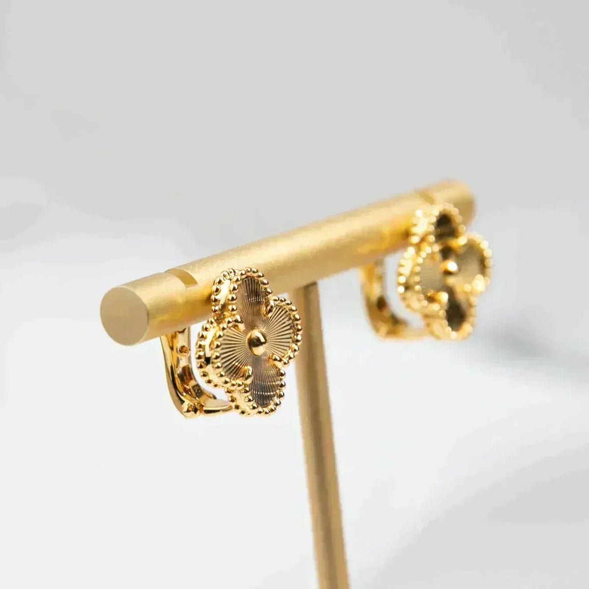[Solara Jewelry ]CLOVER MEDIUM 1 MOTIFS LASER EARRINGS