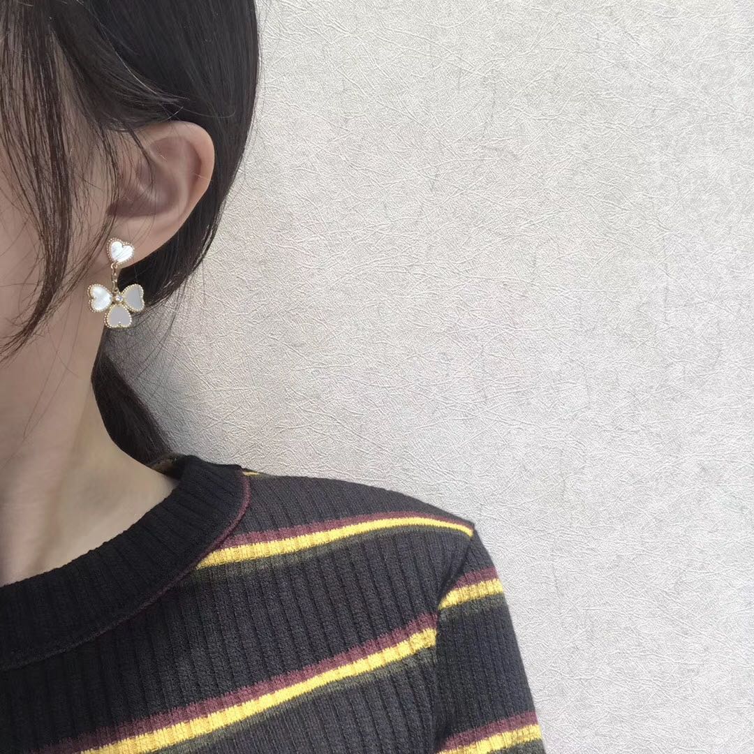 [Solara Jewelry ]CLOVER SWEET WHITE MOP EARRINGS