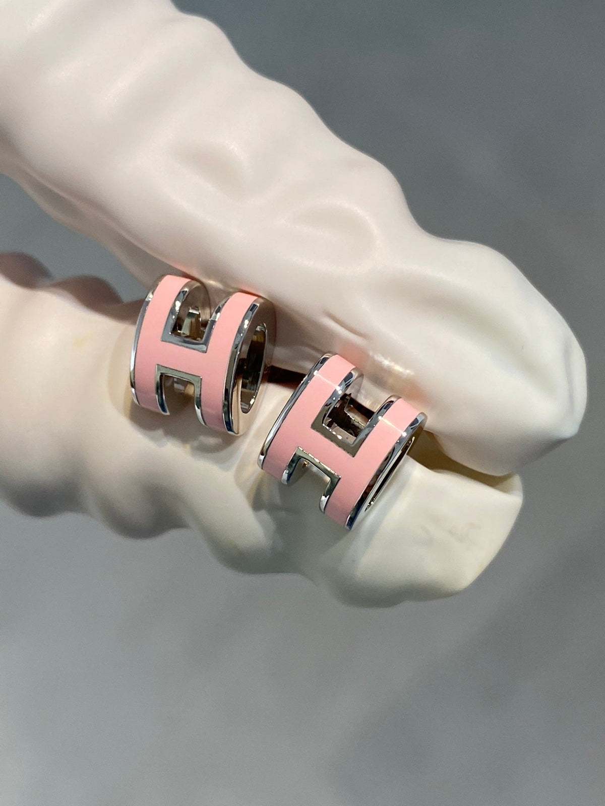 [Solara Jewelry ]MINI POP H SILVER EARRINGS PINK