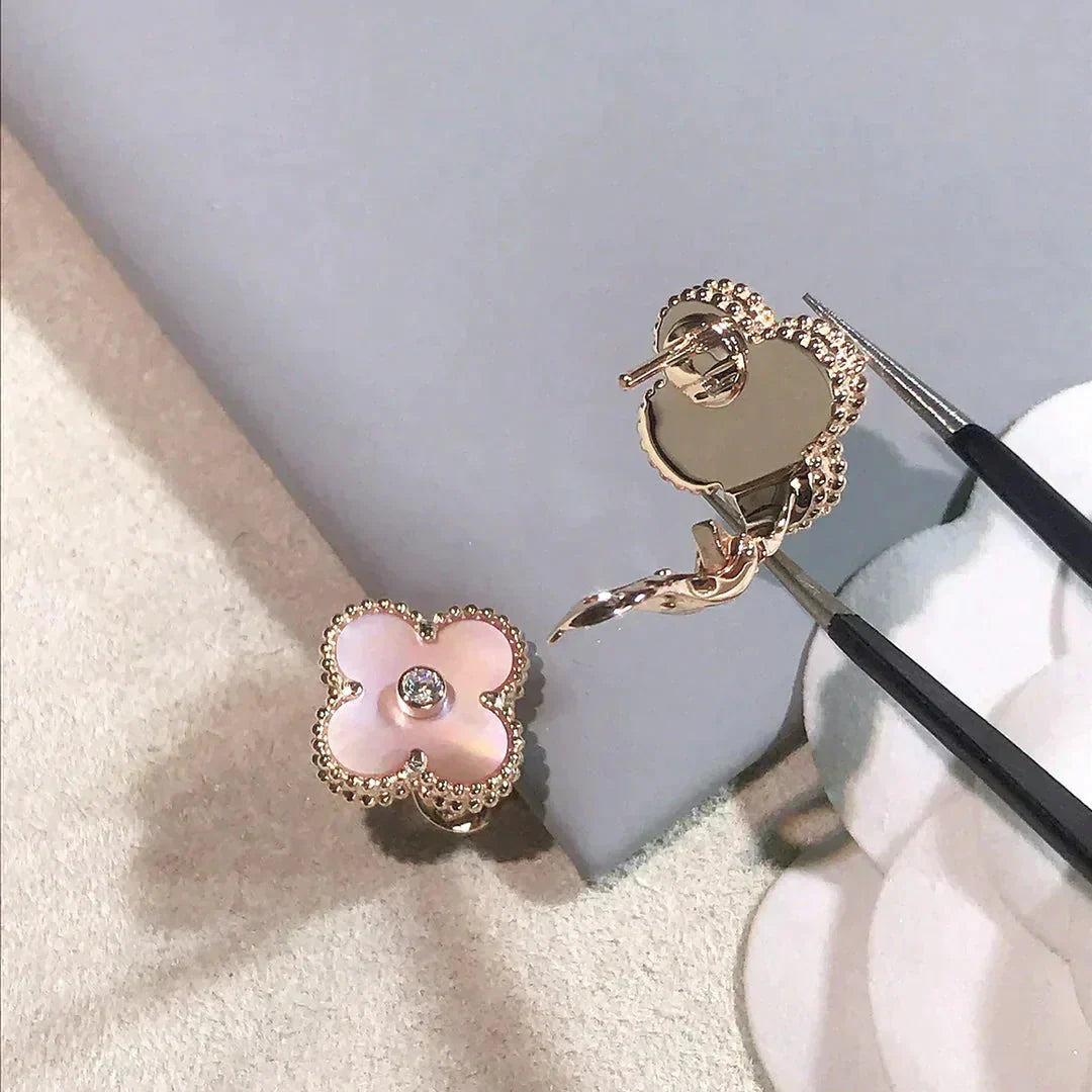 [Solara Jewelry ]CLOVER MEDIUM 1 MOTIFS  PINK MOP DIAMOND EARRINGS