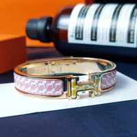 [Solara Jewelry ]H HORSE BRACELET 12MM