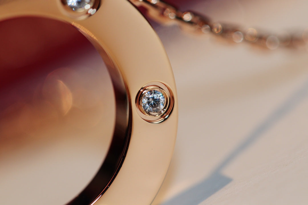 [Solara Jewelry ]LOVE ネックレス 16MM 6 ダイヤモンド ピンクゴールド