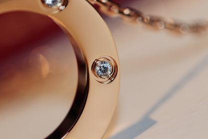 [Solara Jewelry ]LOVE HALSKETTE 16MM 6 DIAMANTEN ROSÉGOLD