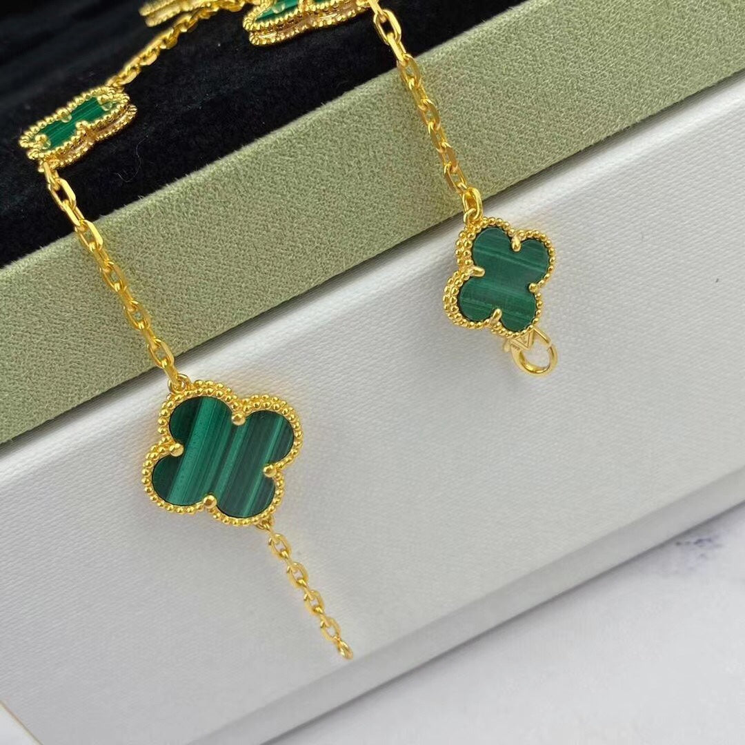 [Solara Jewelry ]MAGISCHES KLEE MALACHIT GOLDARMBAND 5 MOTIVE