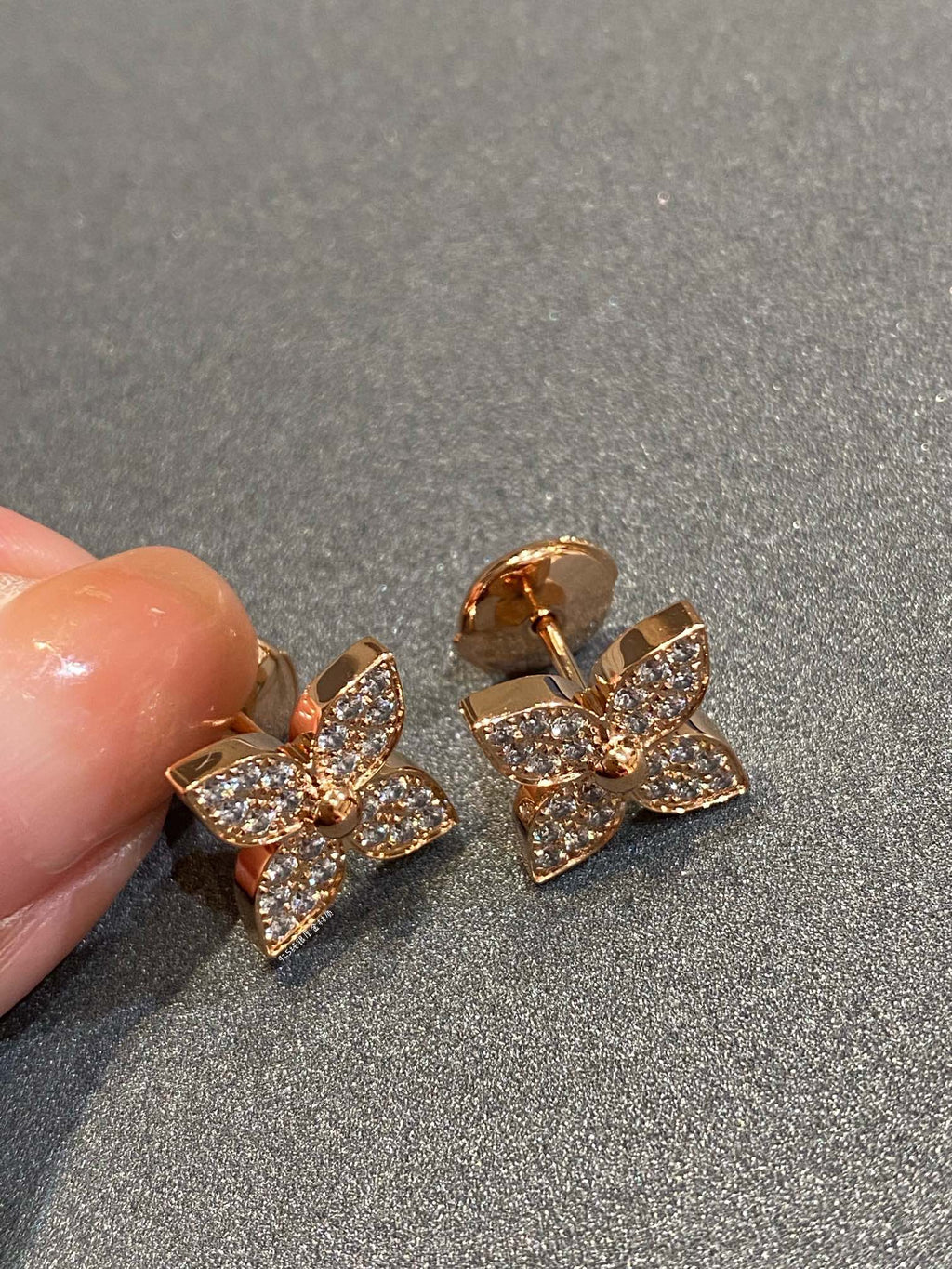 [ソララジュエリー ]スターダイヤモンドピアス