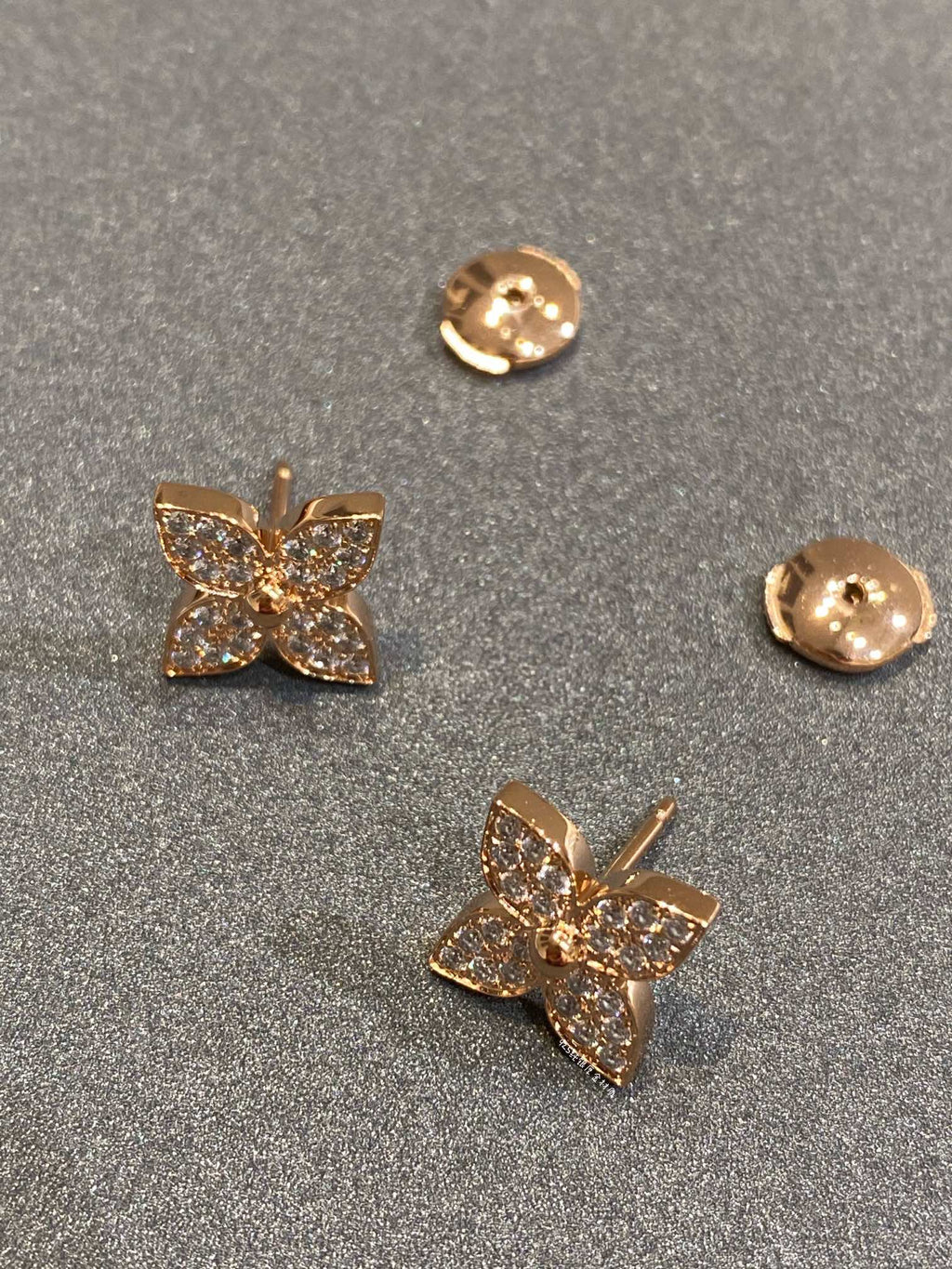[ソララジュエリー ]スターダイヤモンドピアス