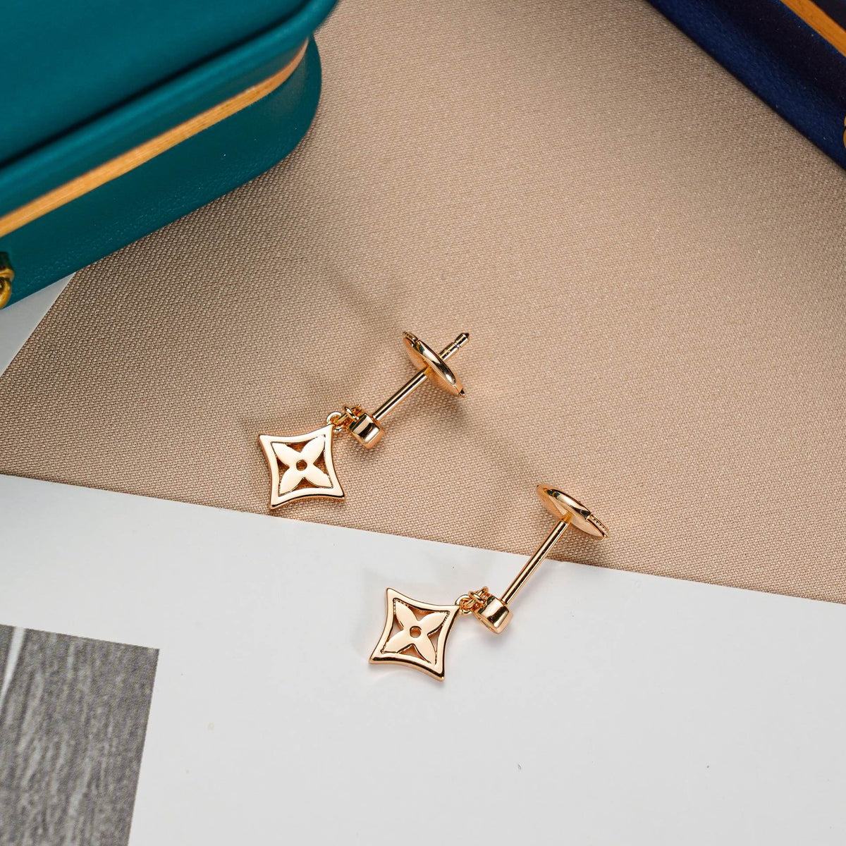 [Solara Jewelry ]STAR EARRINGS GOLD