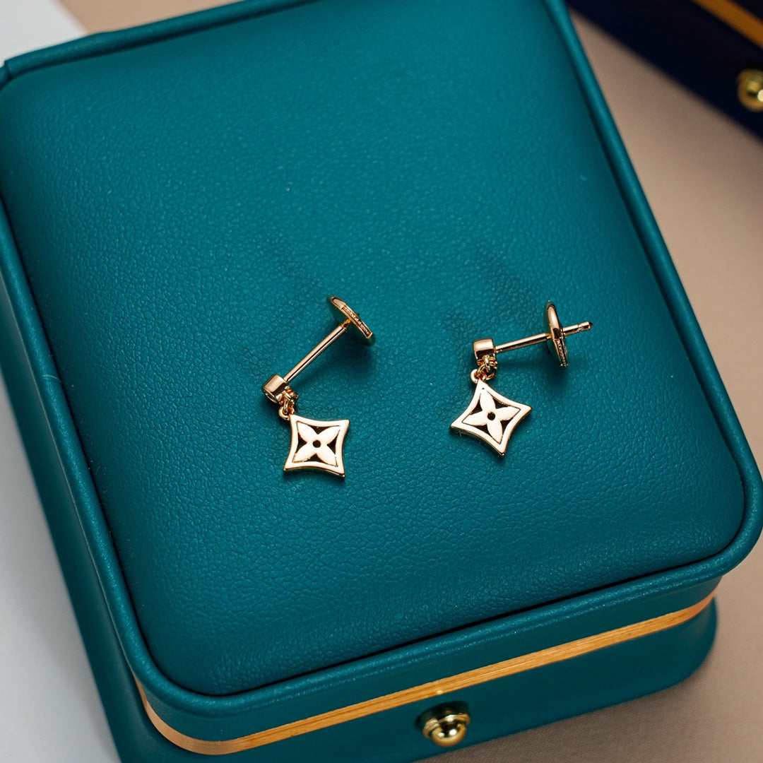 [Solara Jewelry ]スターピアス ゴールド