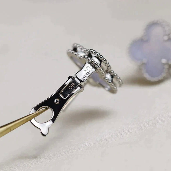 [Solara Jewelry ]CLOVER MEDIUM 1 MOTIFS  WHITE MOP EARRINGS SILVER
