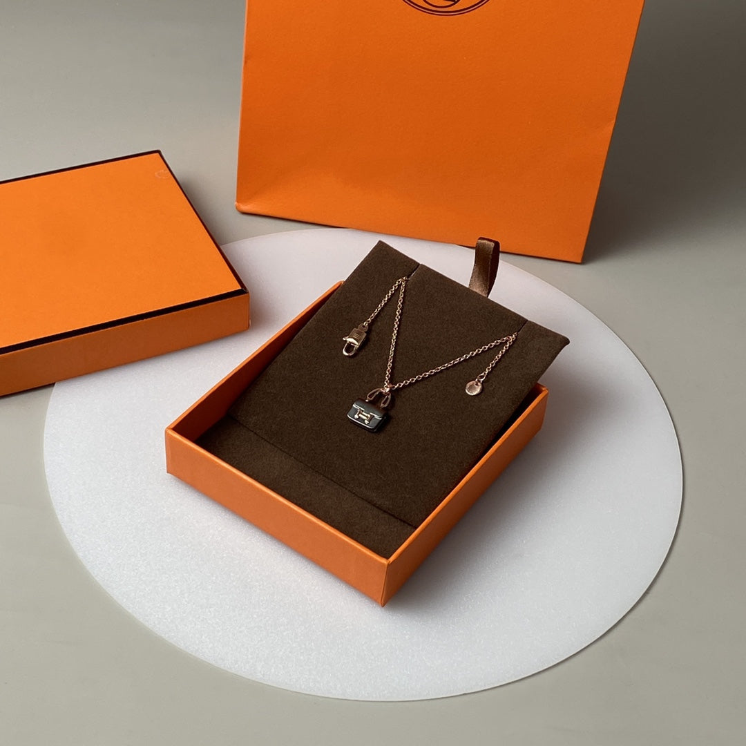 [Solara Jewelry ]HALSKE_CONSTANCE SCHWARZ PEDANT PINK GOLD