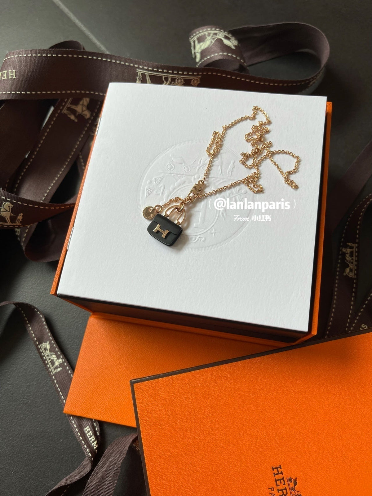[Solara Jewelry ]HALSKE_CONSTANCE SCHWARZ PEDANT PINK GOLD