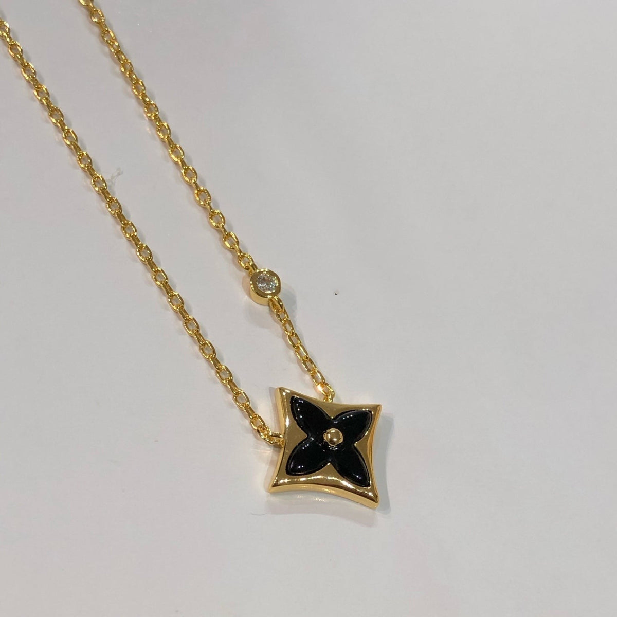 [Solara Jewelry ]STAR BLACK MOP NECKLACE