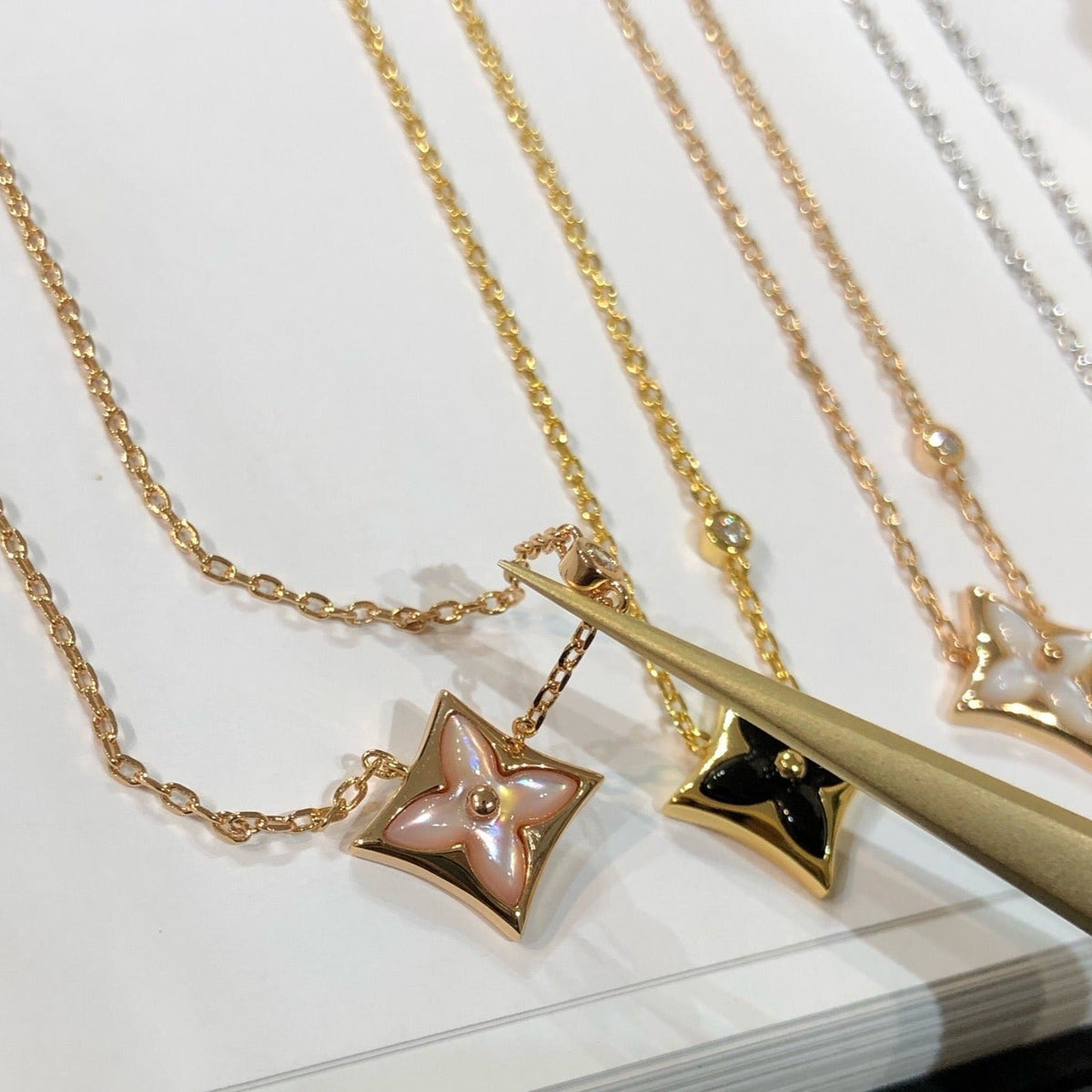 [Solara Jewelry ]STAR BLACK MOP NECKLACE