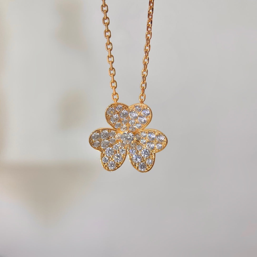[Solara Jewelry ]フラワーダイヤモンドネックレス