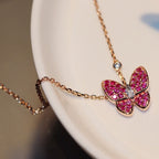 [Solara Jewelry ]HALSKEtte AUS ROTGold MIT SCHMETTERLINGEN UND ROTEN DIAMANTEN