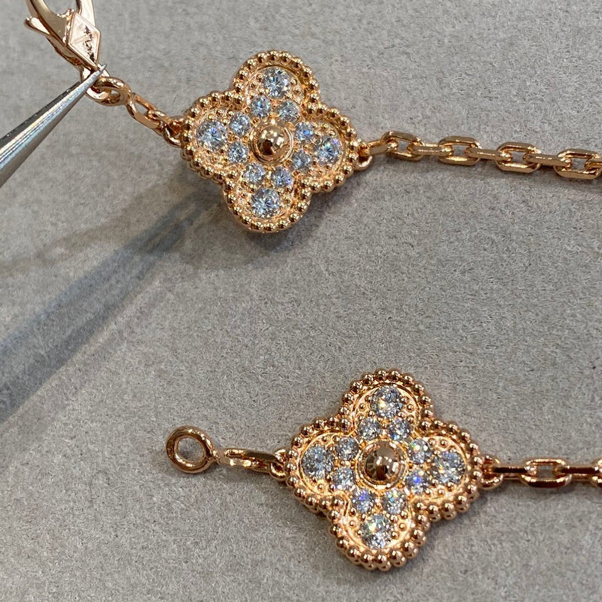 [Solara Jewelry ]CLOVER 5 MOTIFS  FULL DIAMOND BRACELET