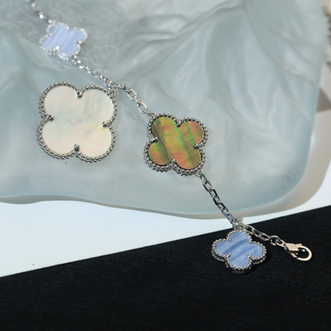 [Solara Jewelry ]クローバー ブレスレット 5モチーフ マザーオブパール カルセドニー シルバー