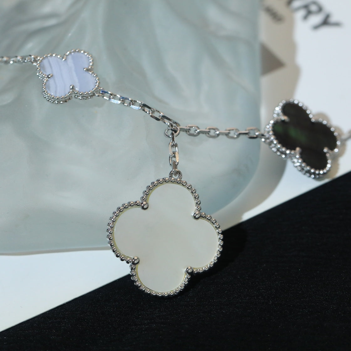 [Solara Jewelry ]クローバー ブレスレット 5モチーフ マザーオブパール カルセドニー シルバー