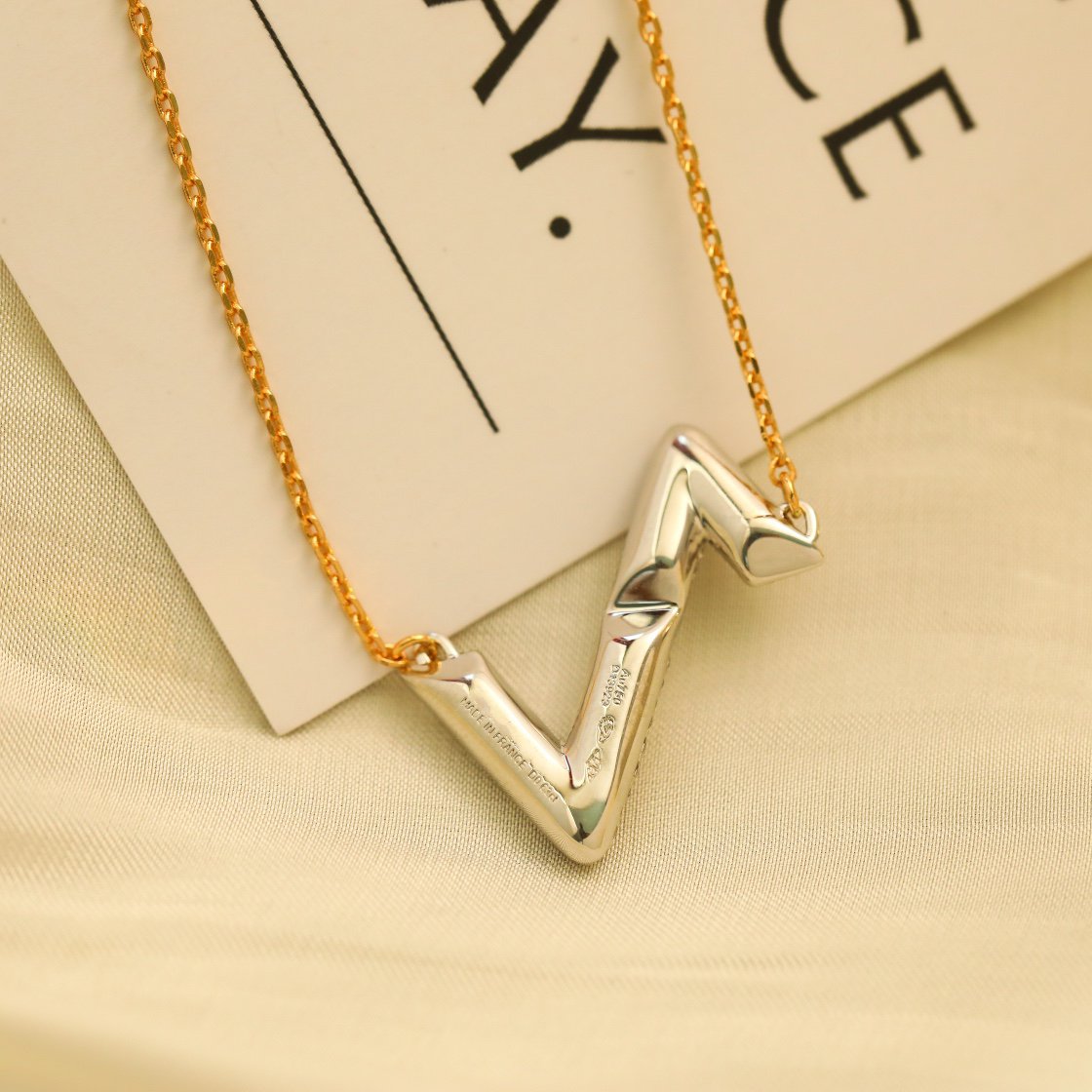 [Solara Jewelry ]VOLT SILVER DIAMOND PEDANT NECKLACE