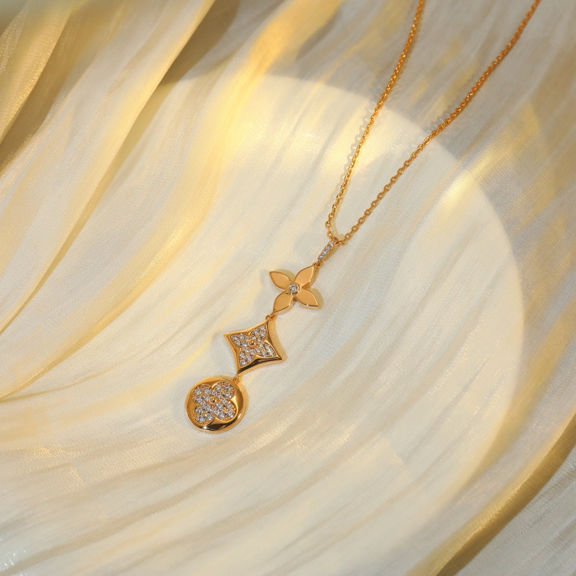 [Solara Jewelry ]STAR AND SUN DIAMOND PINK GOLD NECKLACE