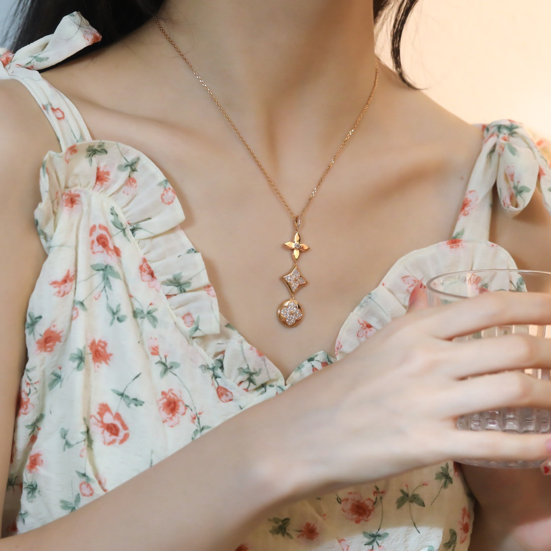 [Solara Jewelry ]STAR AND SUN DIAMOND PINK GOLD NECKLACE