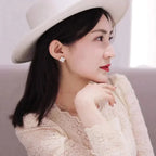 [Solara Jewelry ]CLOVER MEDIUM 1 MOTIFS  WHITE MOP STUD EARRINGS