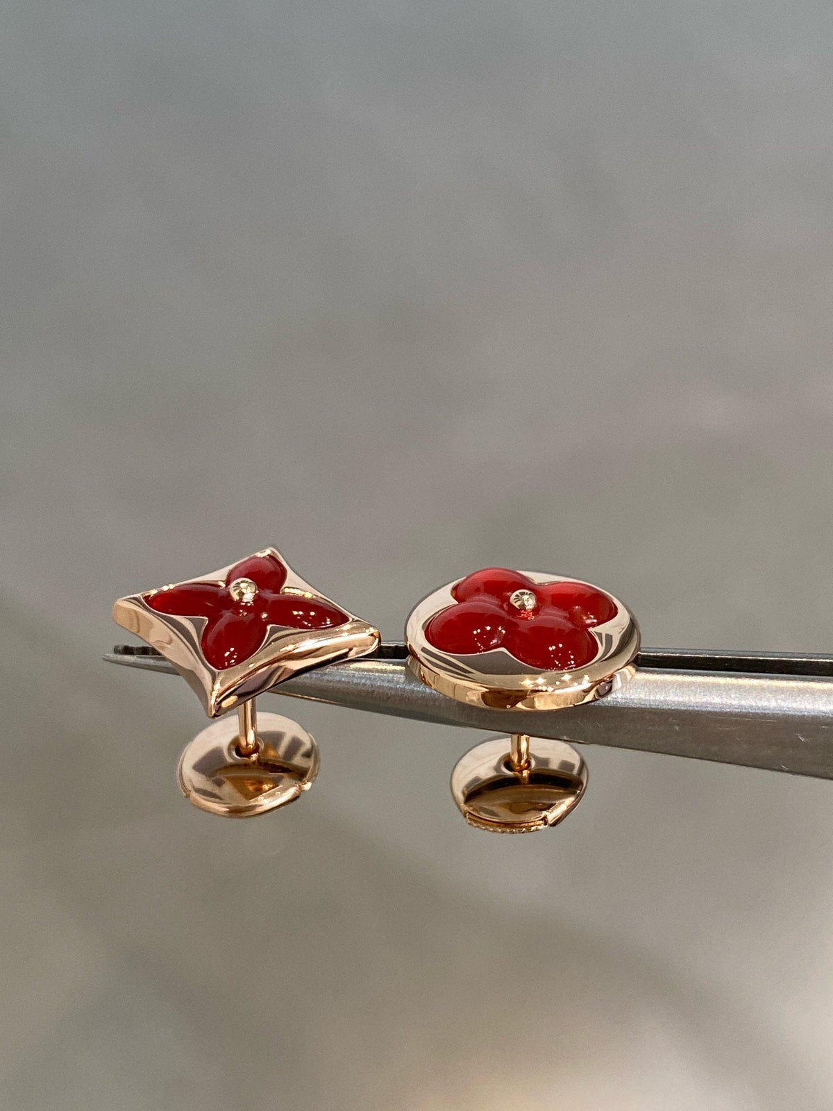 [Solara Jewelry ]STAR AND SUN PINK GOLD CARNELIAN STUD EARRINGS
