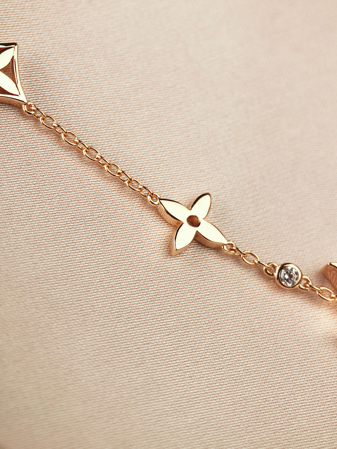[Solara Jewelry ]STAR AND SUN 7 MOTIFS GOLD BRACELET