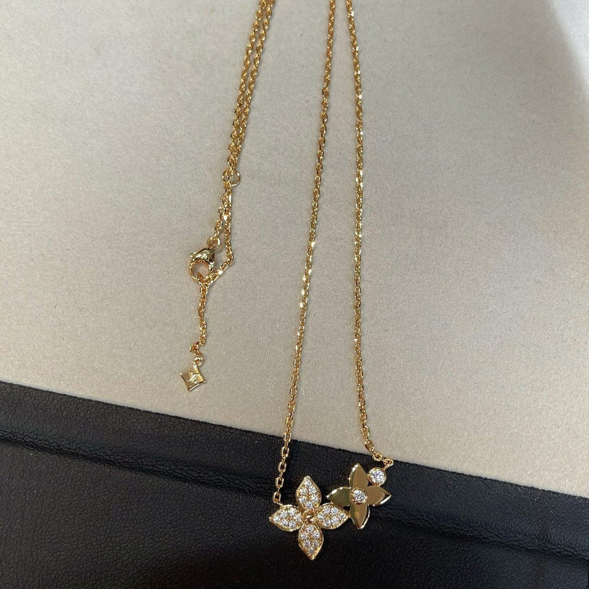 [Solara Jewelry ]STAR BLOSSOM NECKLACE PINK GOLD DIAMONDS
