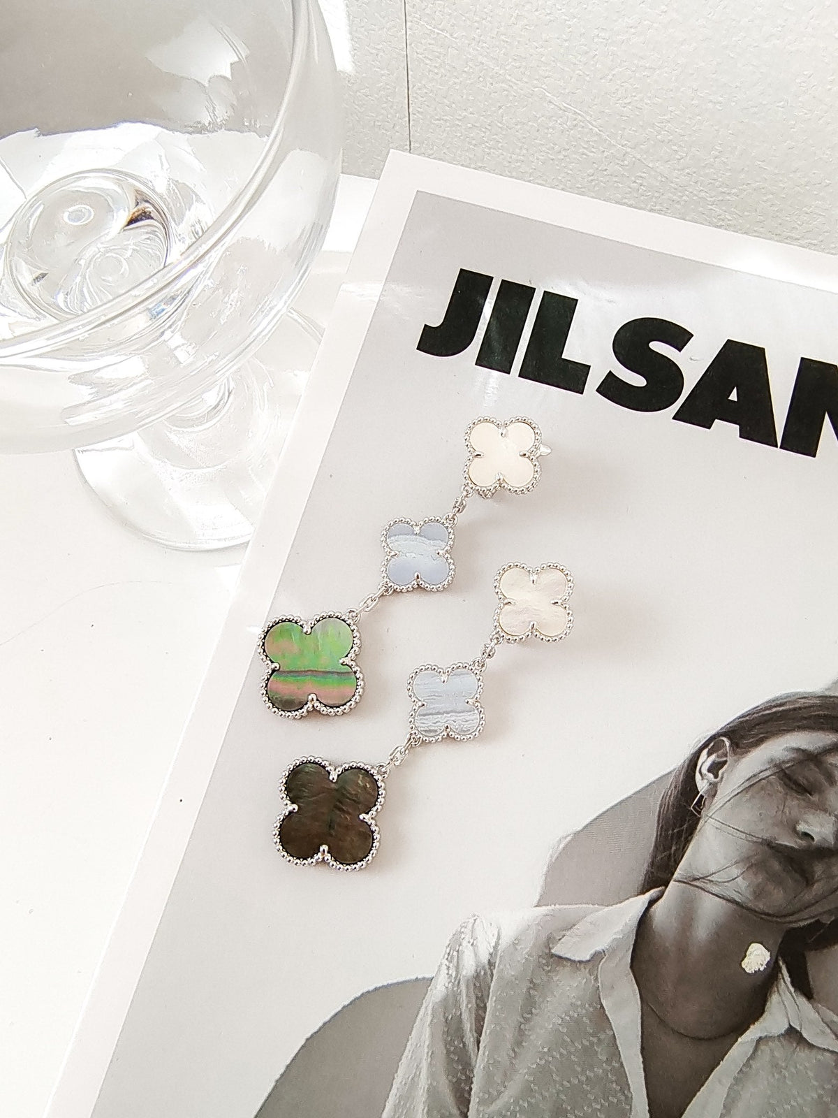 [Solara Jewelry ]クローバー 3モチーフ カルセドニー ダークMOP シルバー ピアス