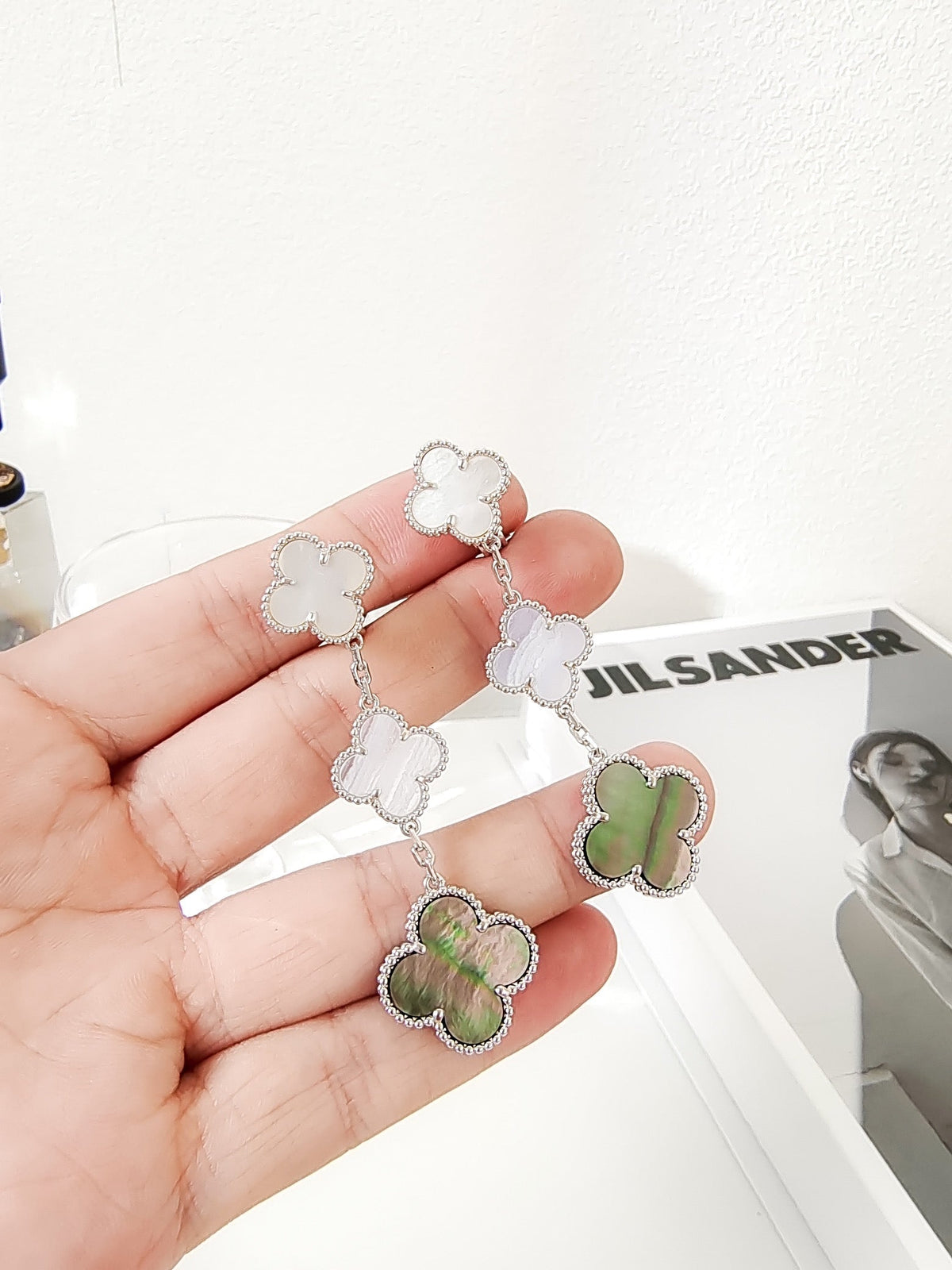 [Solara Jewelry ]クローバー 3モチーフ カルセドニー ダークMOP シルバー ピアス