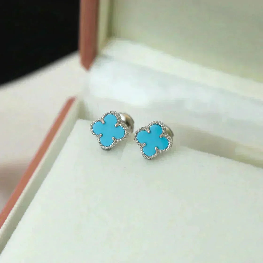 [Solara Jewelry ]クローバーミニターコイズシルバースタッドピアス