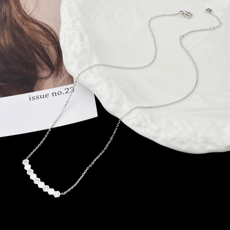 [Solara Jewelry ]BEE MY LOVE DIAMOND NECKLACE