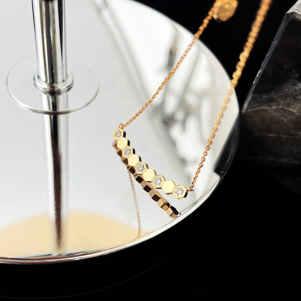 [Solara Jewelry ]BEE MY LOVE DIAMOND NECKLACE