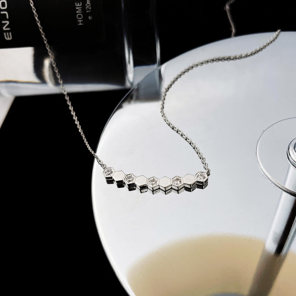 [Solara Jewelry ]BEE MY LOVE DIAMOND NECKLACE