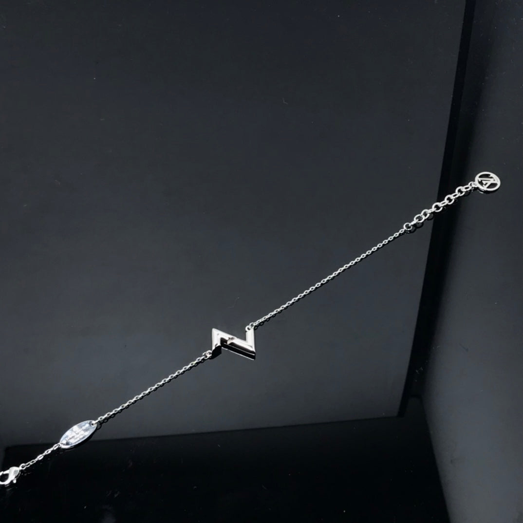 [Solara Jewelry ]VOLT LV ロゴブレスレット