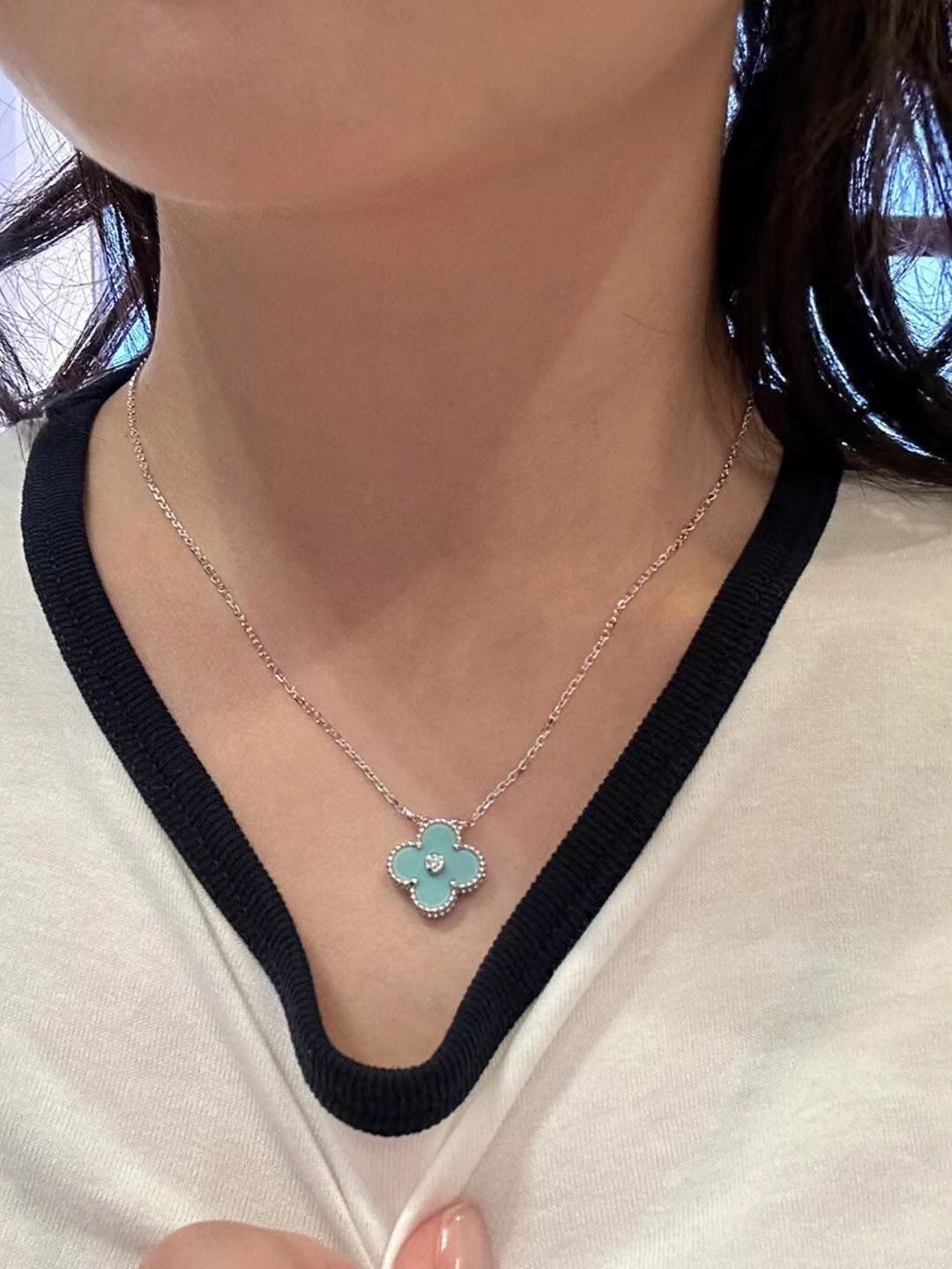 [Solara Jewelry ]クローバー 1 ダイヤモンド ライトブルー シルバー ネックレス