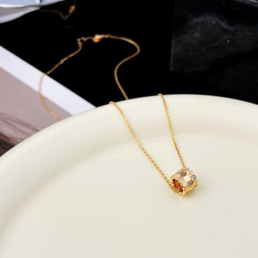 [Solara Jewelry ]BEE MINI PEDANT DIAMOND NECKLACE