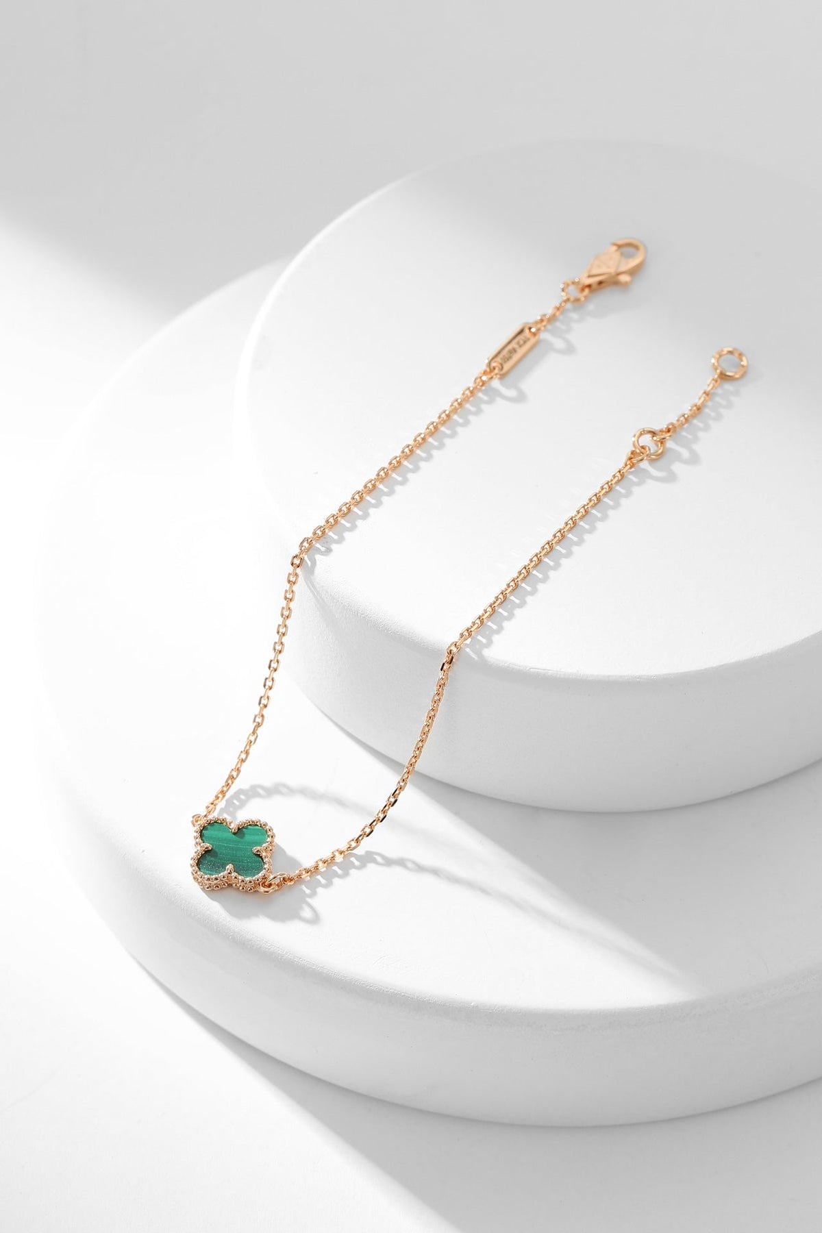 [Solara Jewelry ]KLEEBRAUM ARMBAND MALACHIT 1 MOTIV