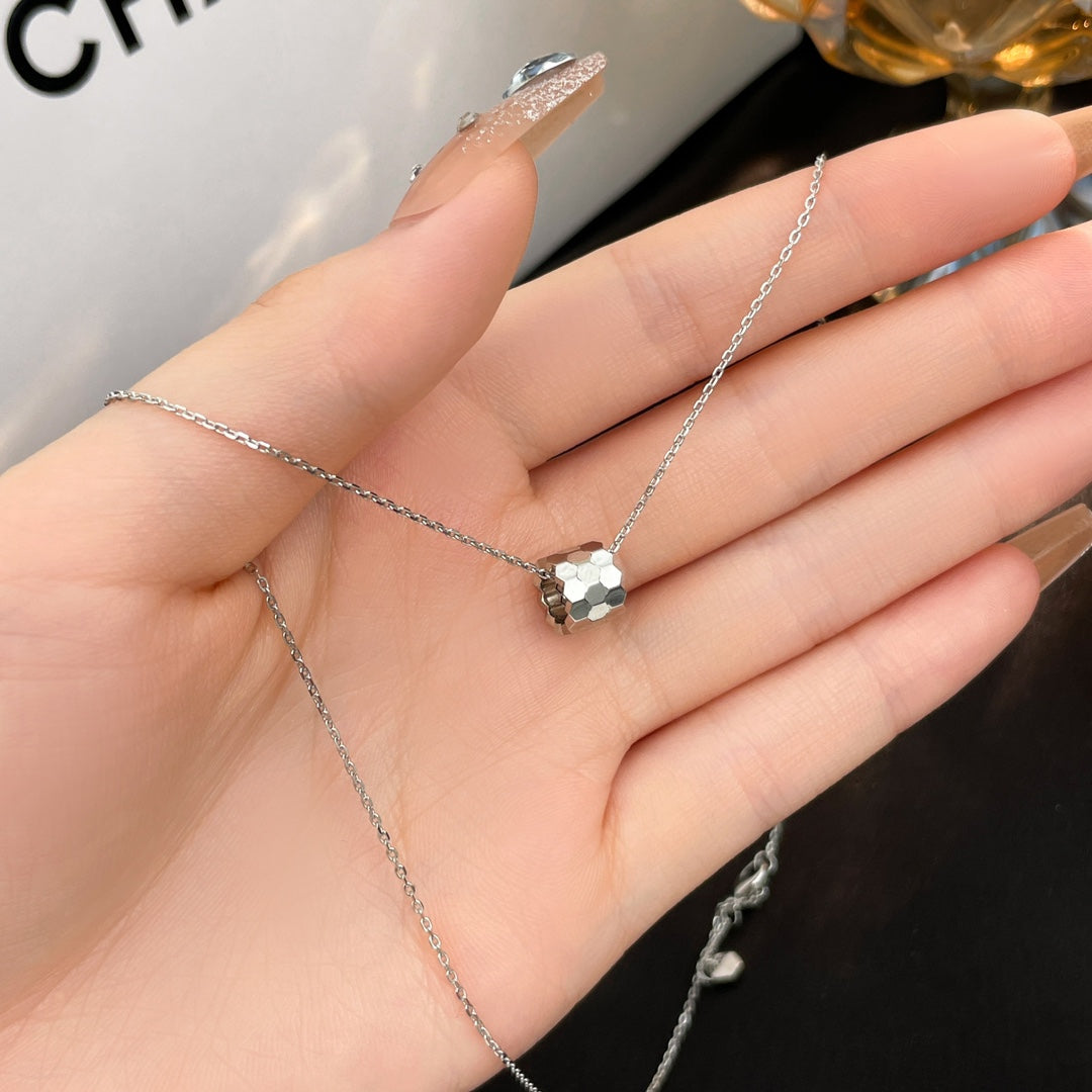 [Solara Jewelry ]BEE MINI NECKLACE