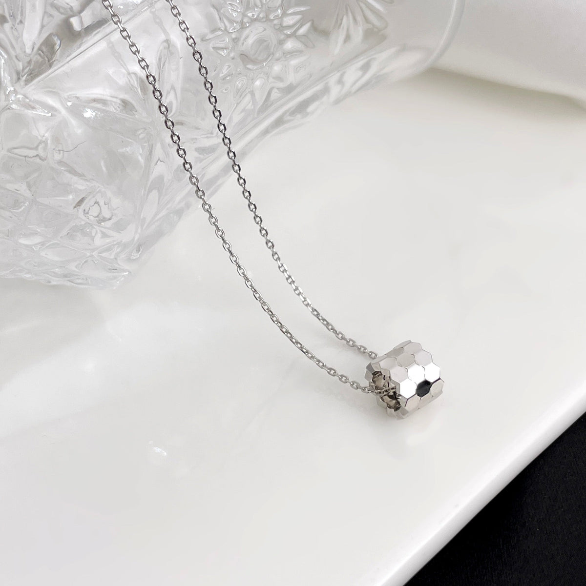 [Solara Jewelry ]BEE MINI NECKLACE