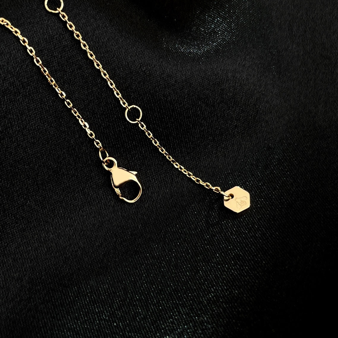 [Solara Jewelry ]BEE MINI NECKLACE