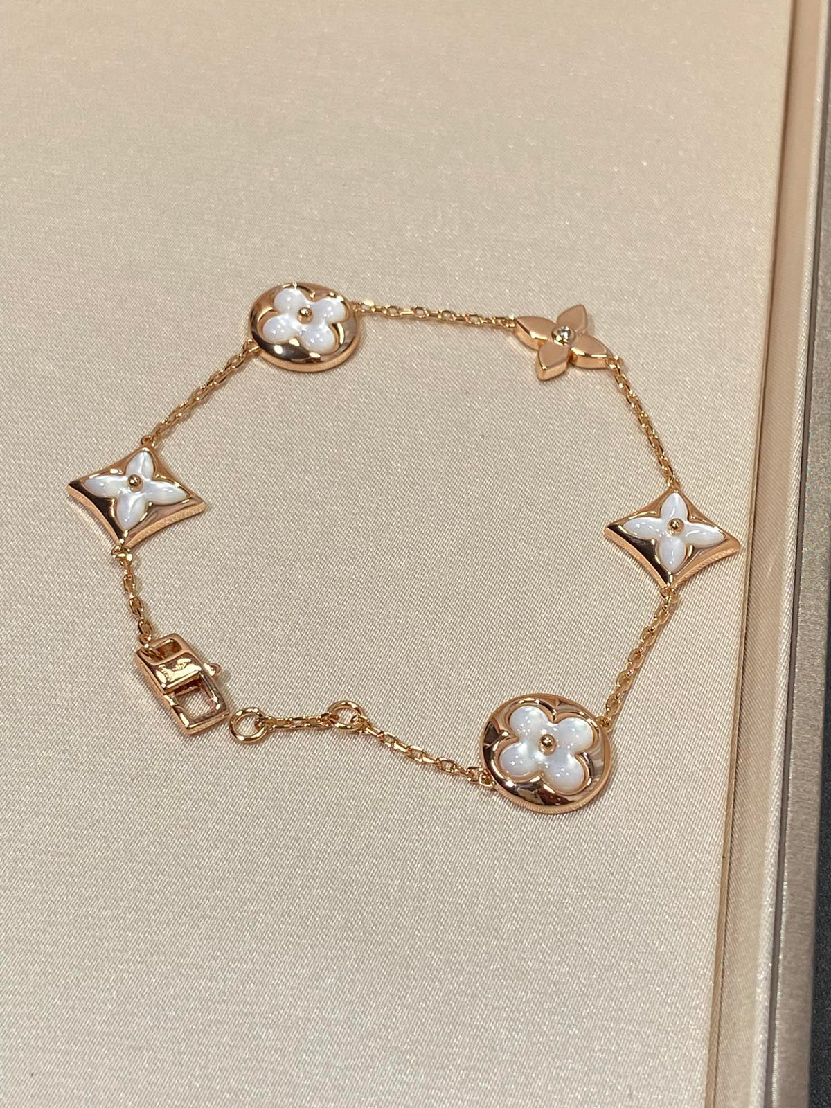 [Solara Jewelry ]STAR AND SUN 5 MOTIF MOP ピンクゴールドブレスレット