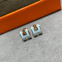 [Solara Jewelry ]POP H SKY BLUE STUD EARRINGS