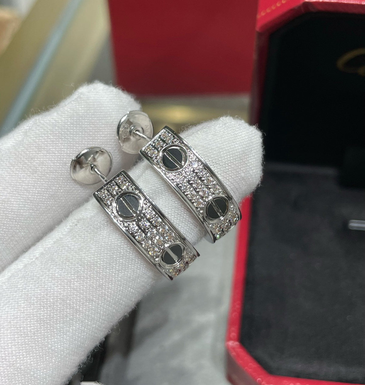 [Solara Jewelry ]LOVE セラミック ダイヤモンドパヴェ シルバーイヤリング