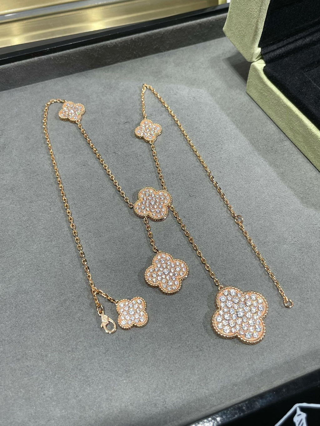 [Solara Jewelry ]クローバー 6モチーフ ダイヤモンドパヴェネックレス