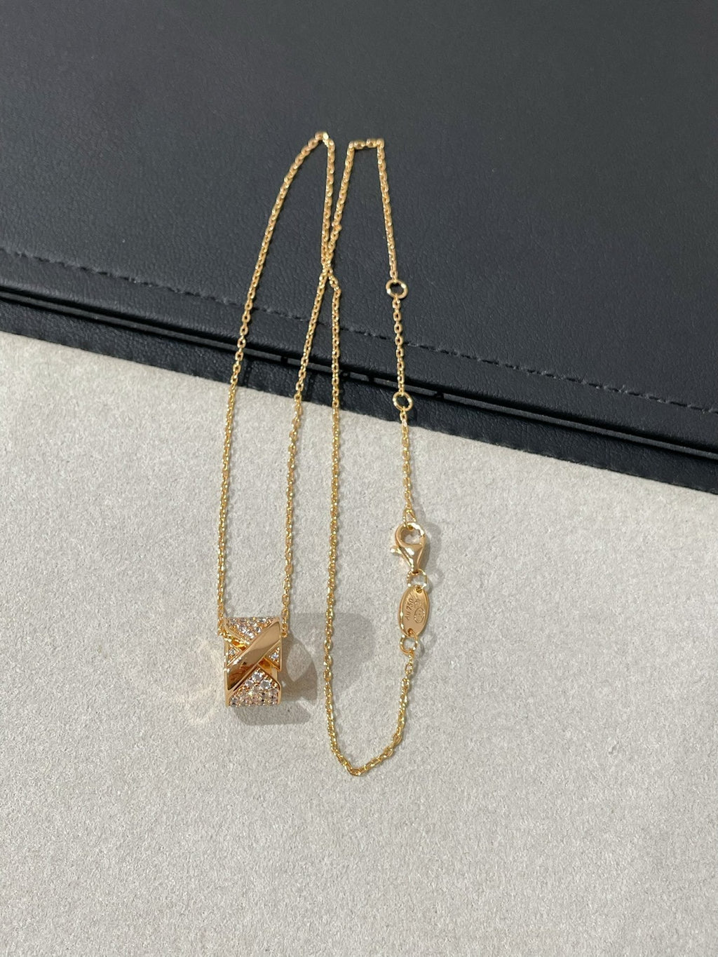 [Solara Jewelry ]LIENS EVIDENCE DIAMOND PAVED NECKLACE