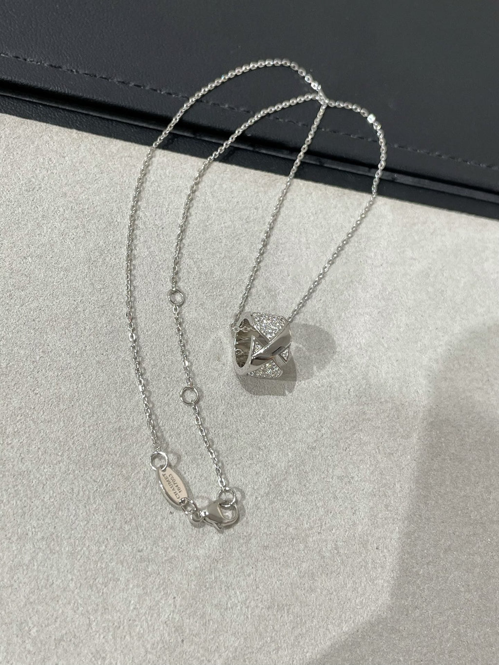 [Solara Jewelry ]LIENS EVIDENCE DIAMOND PAVED NECKLACE