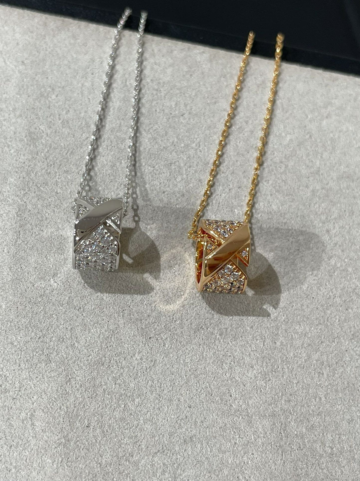 [Solara Jewelry ]LIENS EVIDENCE DIAMOND PAVED NECKLACE