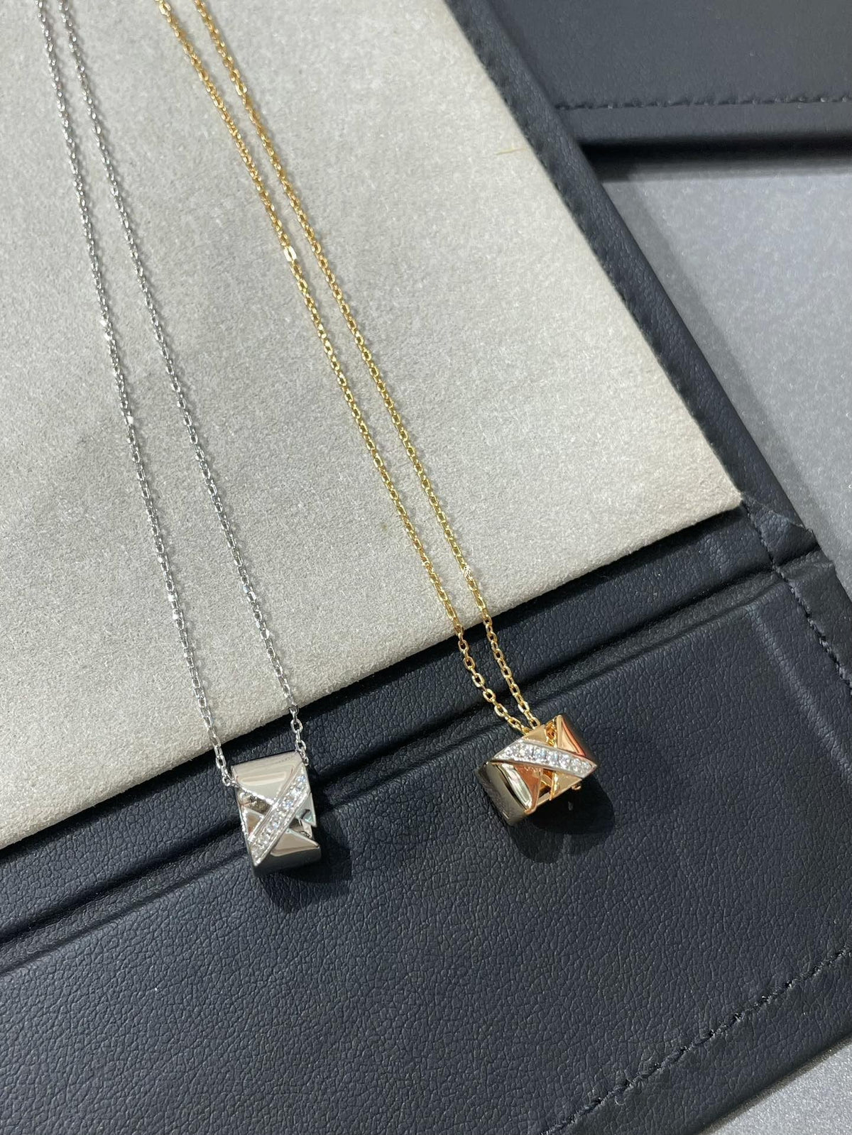 [Solara Jewelry ]LIENS EVIDENCE DIAMOND NECKLACE